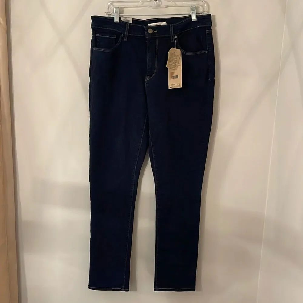 Womenās ClassicāMid-Rise Skinny Jeans, Hyper stretch Size 14 Medium 32 x 30 NWT